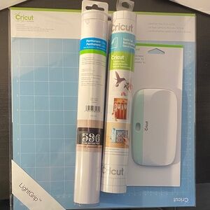 Cricut LightGrip Mat and Vinyl Tape Set in Blue and White